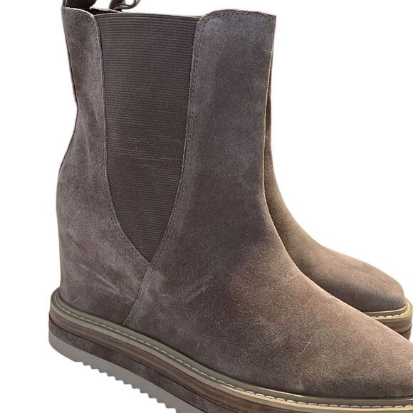 Vince Camuto Omassa Taupe Suede Pull On Boots Size 8.5 - Picture 10 of 11